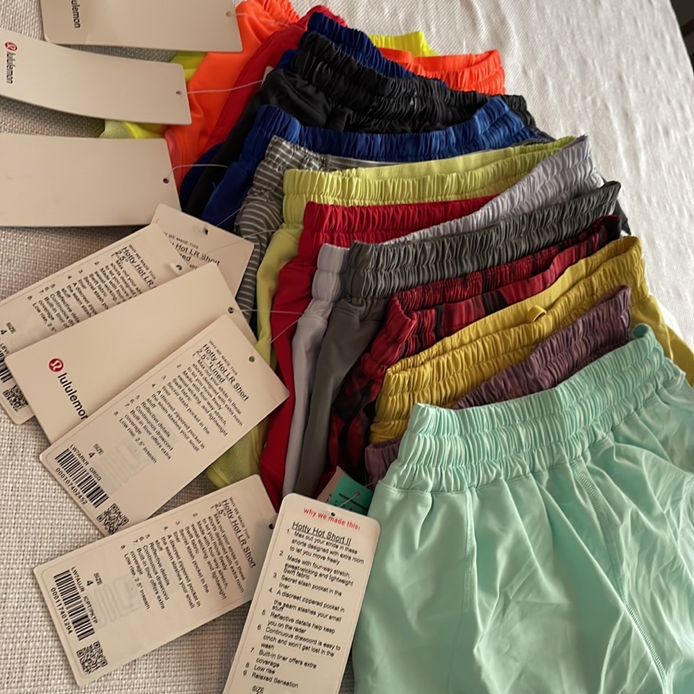 Lululemon NWT Hotty Hot Shorts SALE